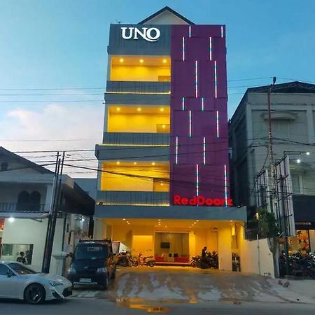 Reddoorz Plus @ Uno Jalan Merak Samarinda Bagian luar foto