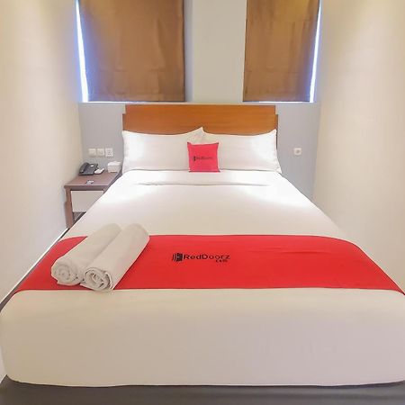 Reddoorz Plus @ Uno Jalan Merak Samarinda Bagian luar foto