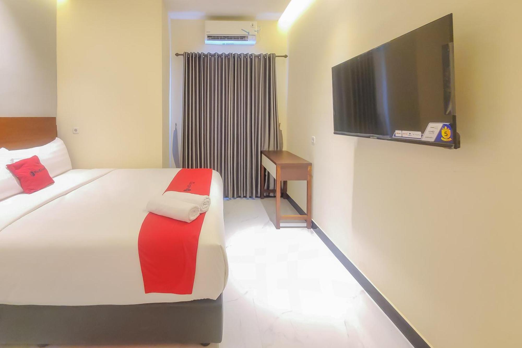 Reddoorz Plus @ Uno Jalan Merak Samarinda Bagian luar foto