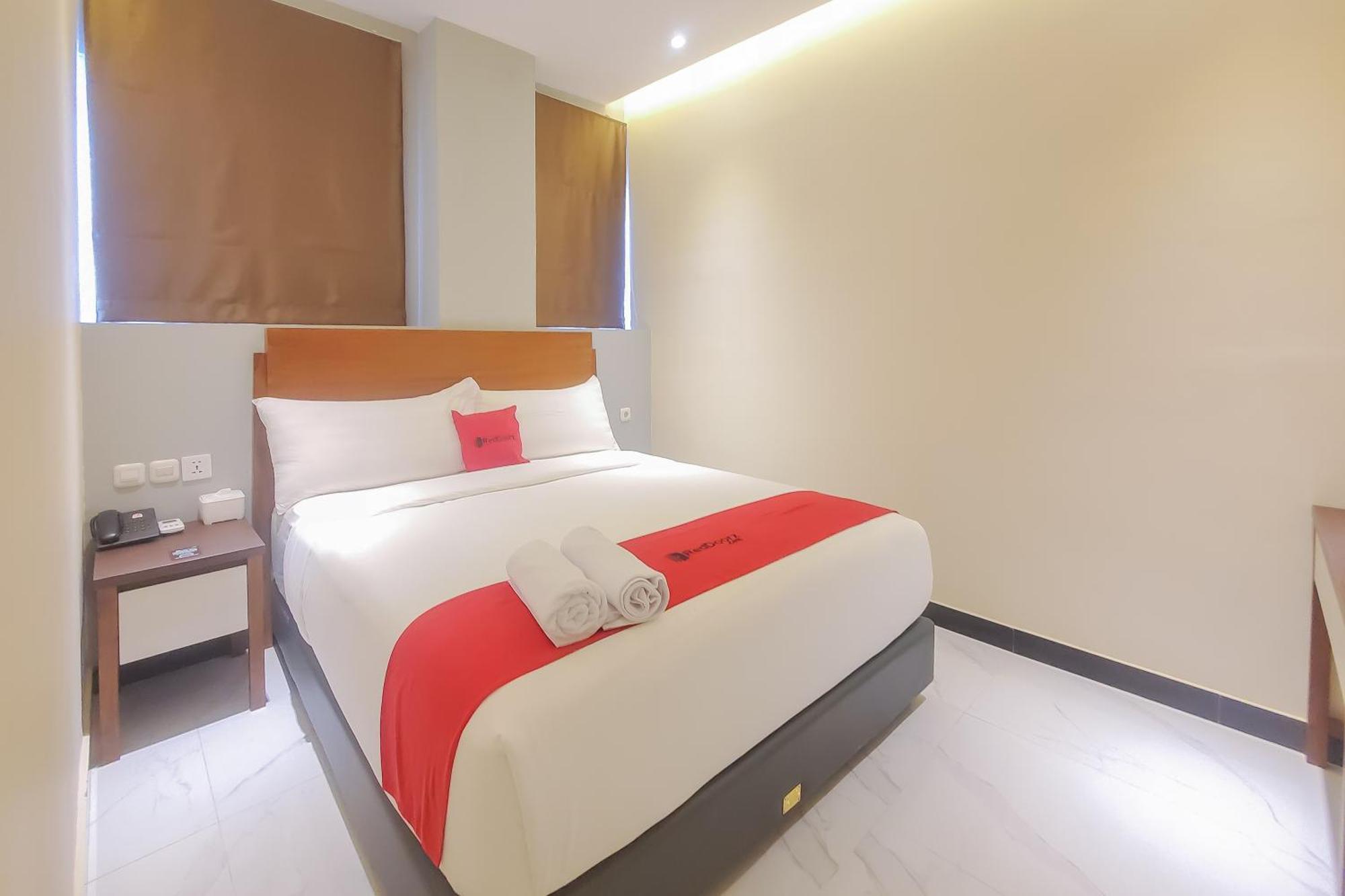 Reddoorz Plus @ Uno Jalan Merak Samarinda Bagian luar foto